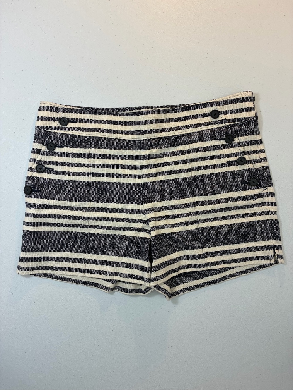 LOFT Navy and White Riviera
Striped High-Waist Sailor Shorts
100% Cotton Size 4